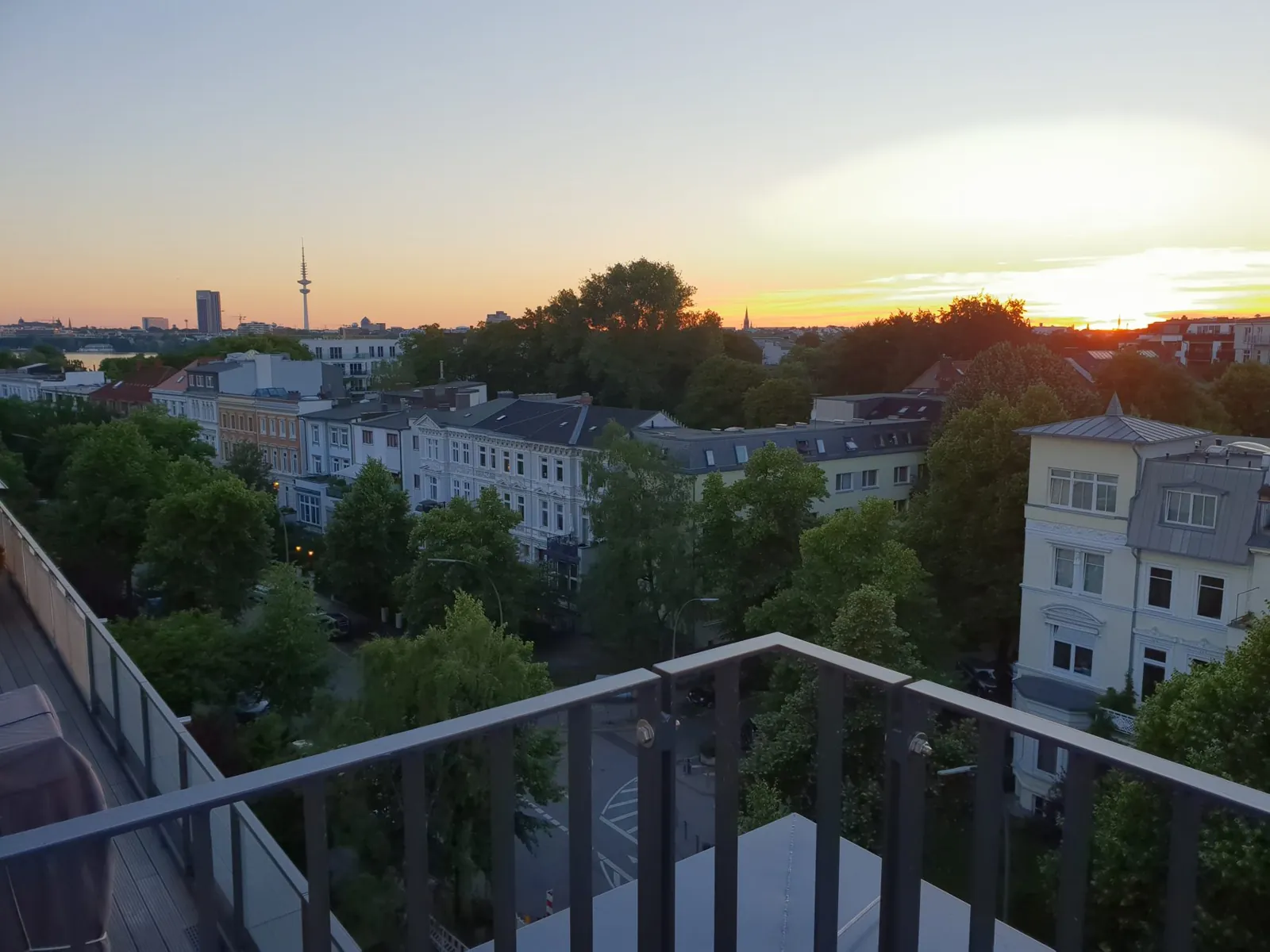 Die Villa an der Alster: Blick über Hamburg